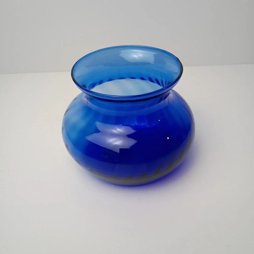Indiana Glass Vase or Rose Bowl Illusions Swirl Ribbed Royal or Cobalt Blue 4